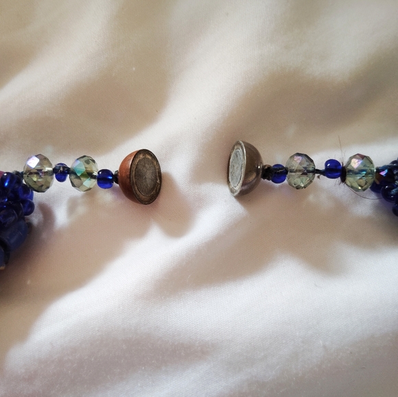 Royal Blue Circular Beaded Acrylic Necklace - Picture 3 of 3